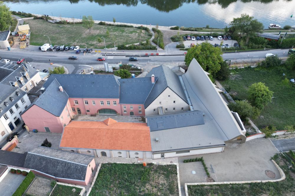 Le site au bord de la Moselle, photo aérienne du chantier